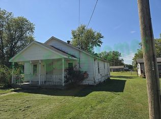 404 N Carroll St, Norris City, IL 62869