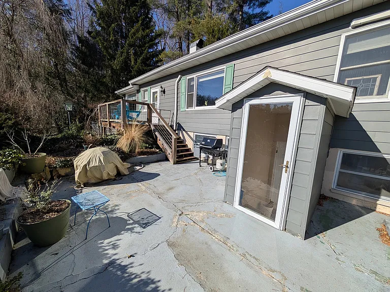 115 Lake Dr — Photo 15