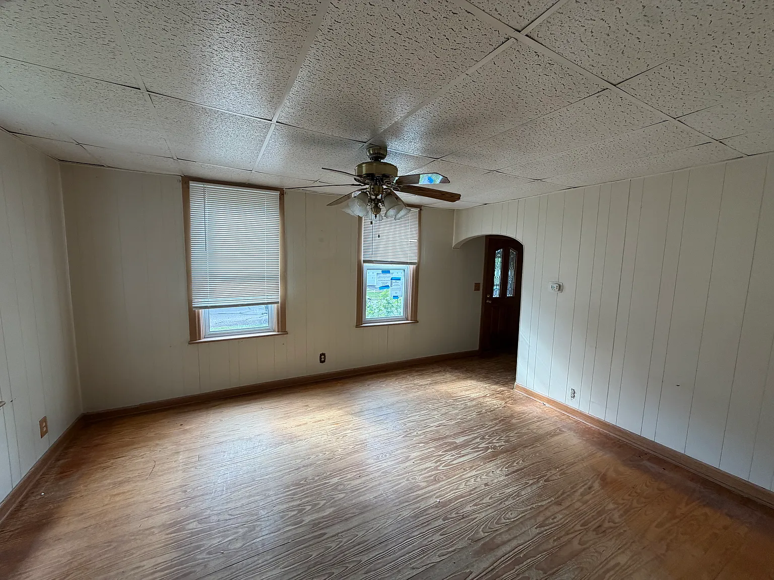 4 bed, 1326 sqft, $1,550 — Photo 3