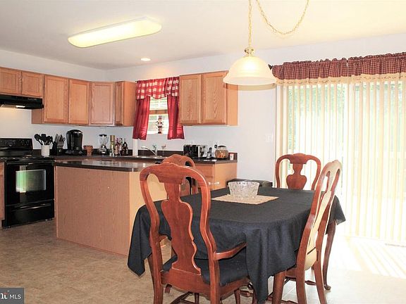 4th image of 32569 Woodview Pt