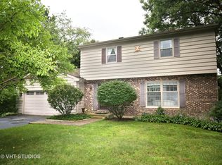 6721 Meadow Dr, Crystal Lake, IL 60012