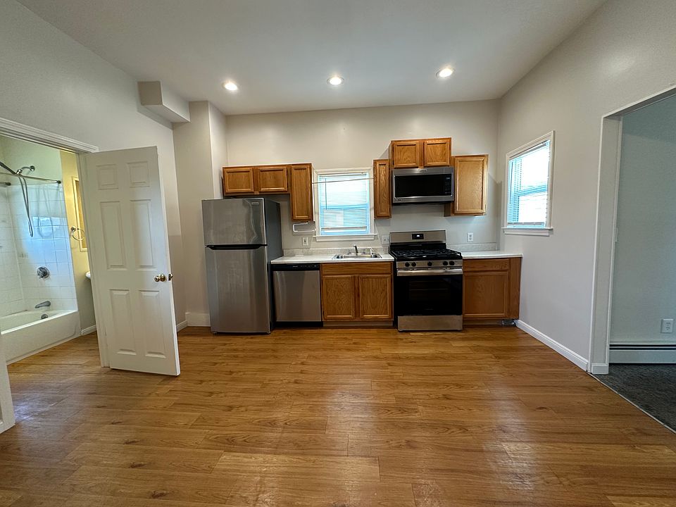 1st image of 37 Madison St #37