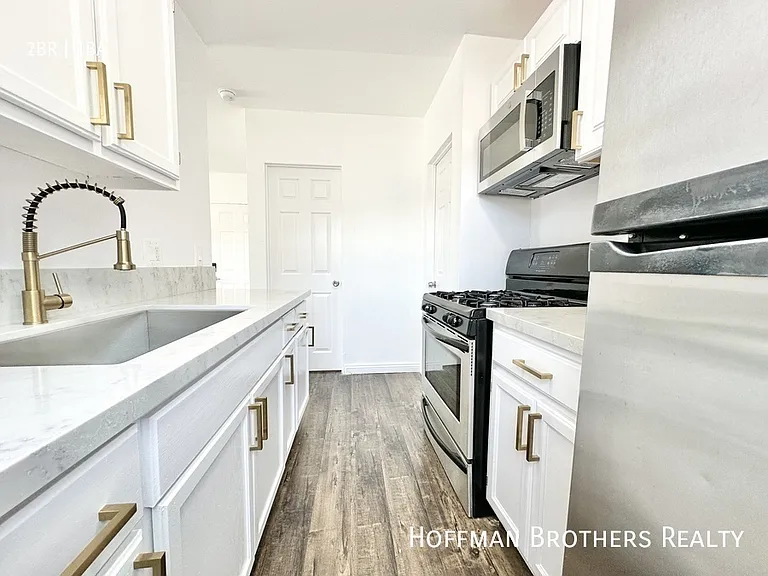 3017 London St #3/4 — Photo 1