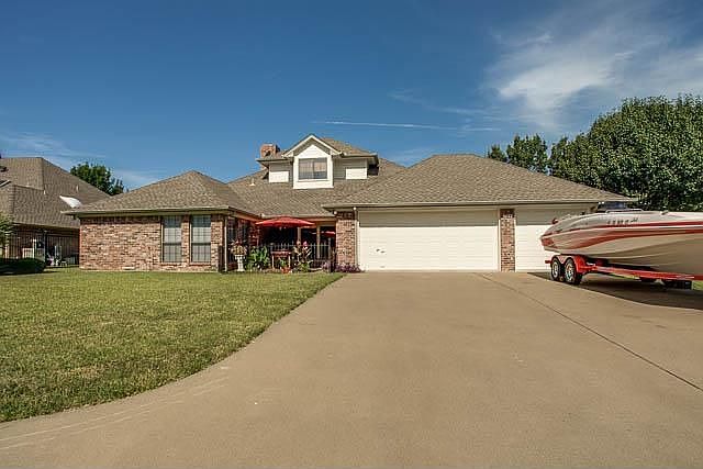 2nd image of 704 Glenhaven Dr