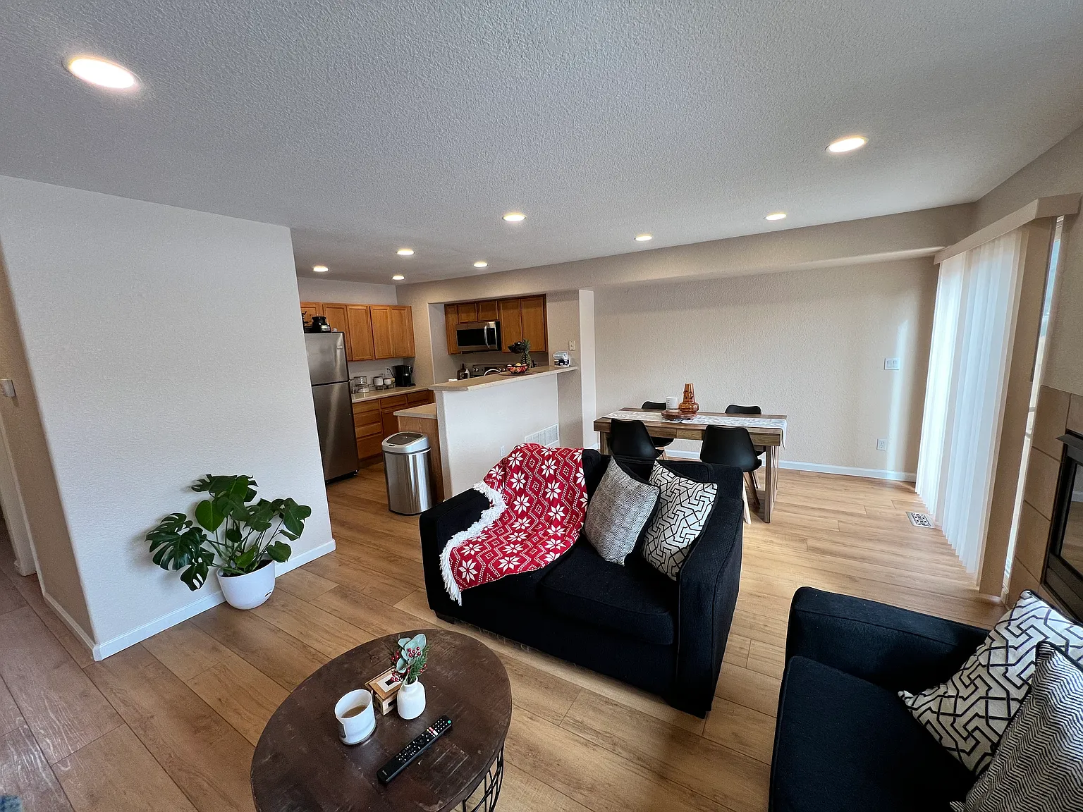 4 bed, 1786 sqft, $1,995 — Photo 3