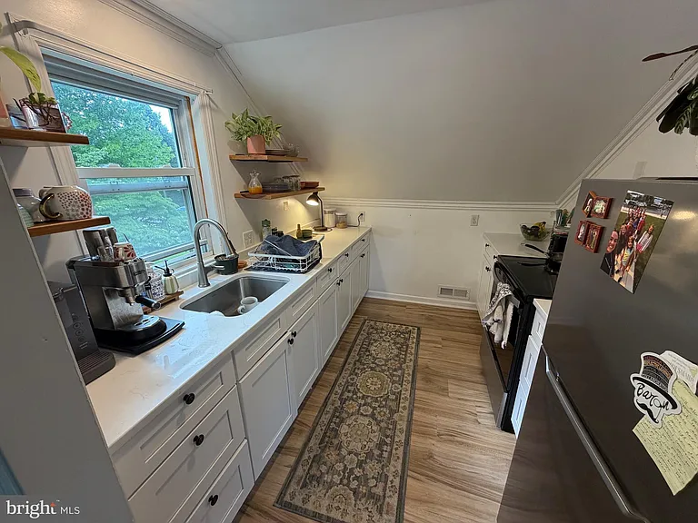 123 Miller St #2 — Photo 2