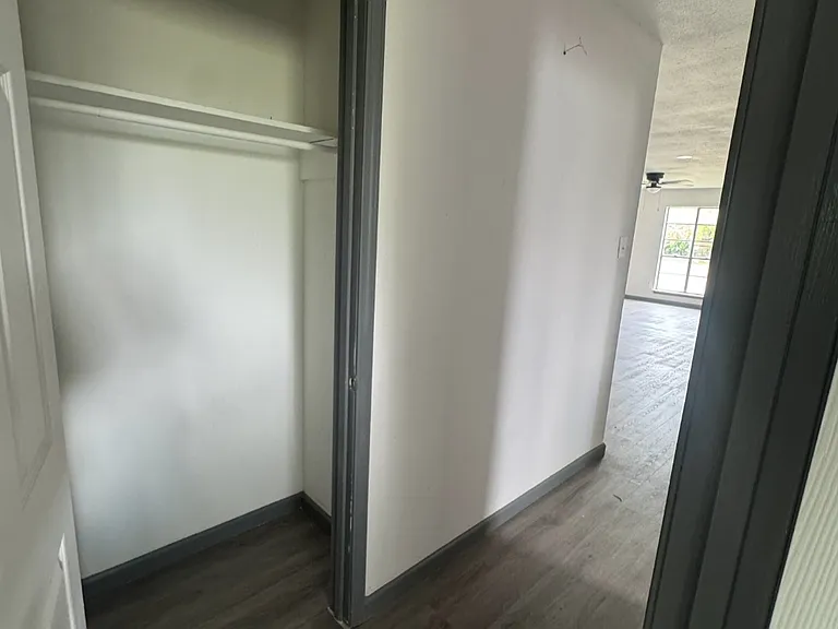 6129 Vincent Dr — Photo 13