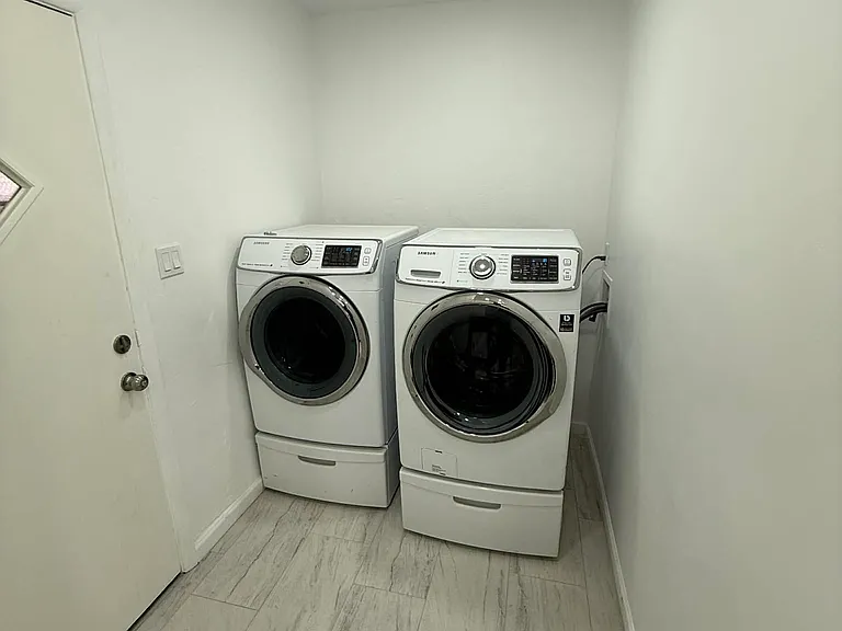 333 E Linden St — Photo 19