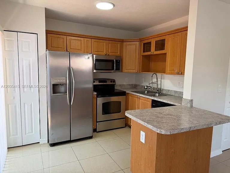 3673 SW 5th St #0 — Photo 5