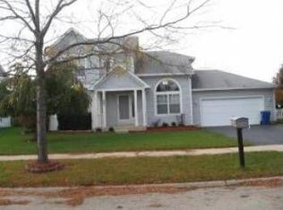 605 Salem Cir, Oswego, IL 60543