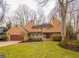 5 Windsor Dr, Voorhees, NJ 08043
