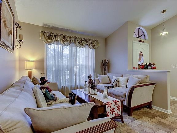 5th image of 301 Wood Dove Ave