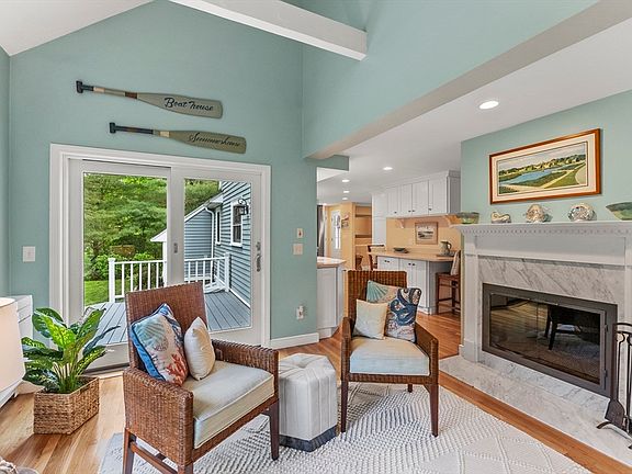 4th image of 80 Stoney Brook Cir