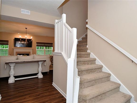 3rd image of 1581 Wedgewood Place