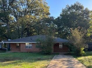 121 N Robinson St #B, Senatobia, MS 38668