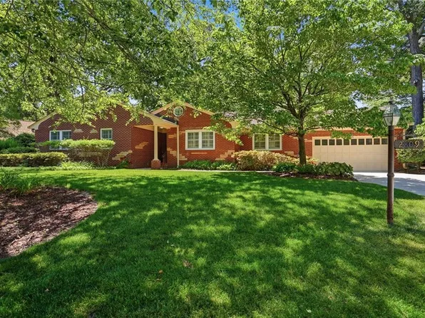 2809 N Kings Rd, Virginia Beach, VA 23452
