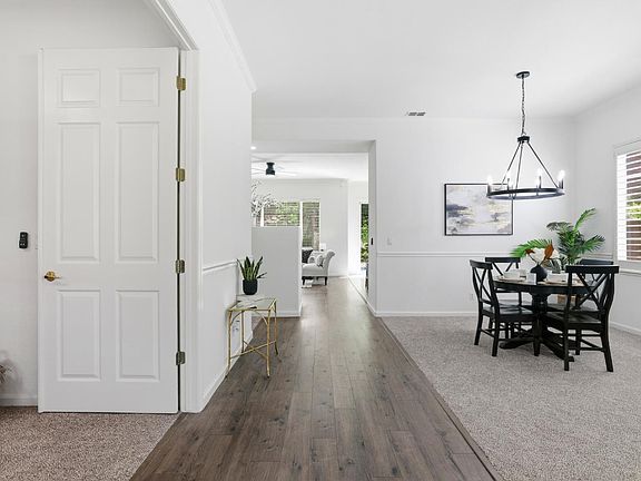 5th image of 3271 Stonehurst Dr
