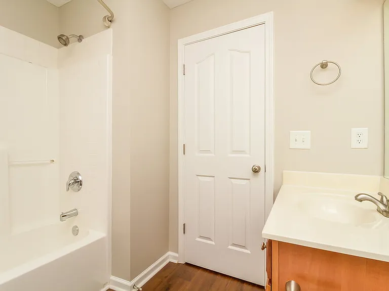 913 Harvest Grove Dr — Photo 17