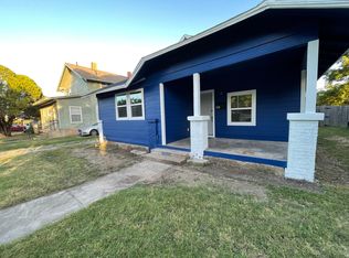 1011 W Shaw St, Fort Worth, TX 76110