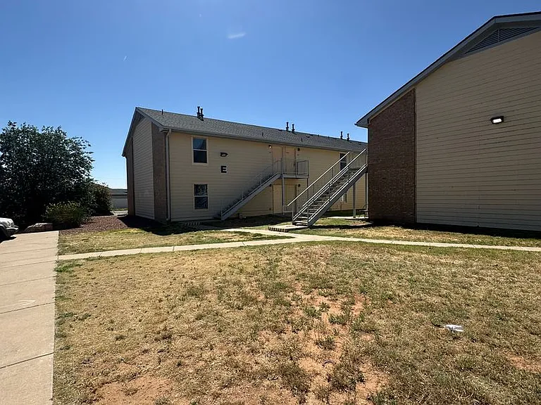 Echols 1500 - Sedona Apartments — Photo 2