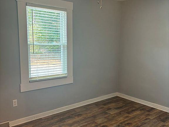 4th image of 111 Margaret St #5