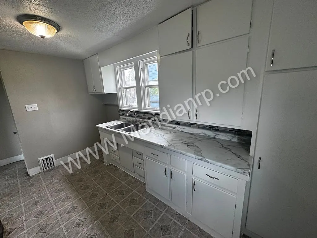 3015 Holton Avenue - 1 — Photo 4