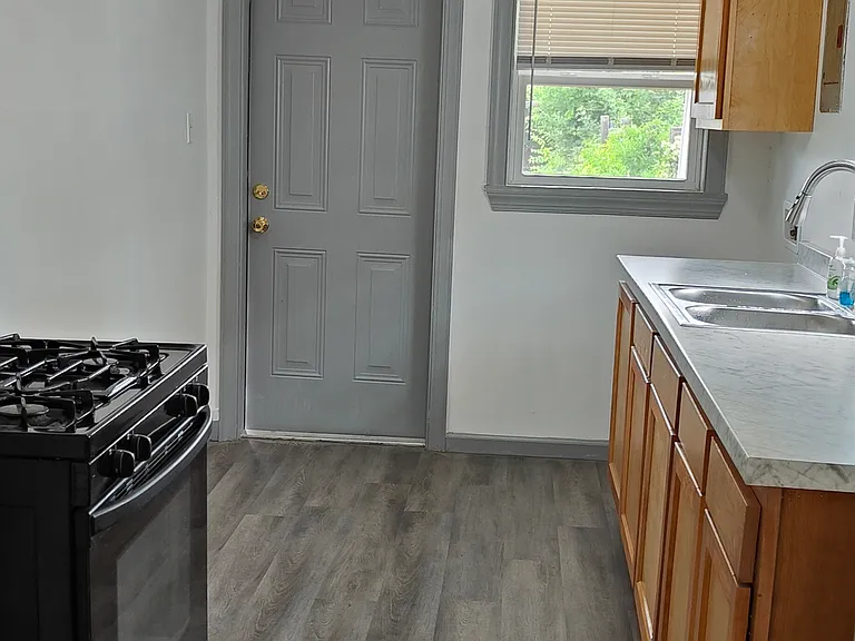 307 Apple Ave — Photo 11