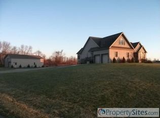 2135 S Saint Clair Rd, Saint Johns, MI 48879