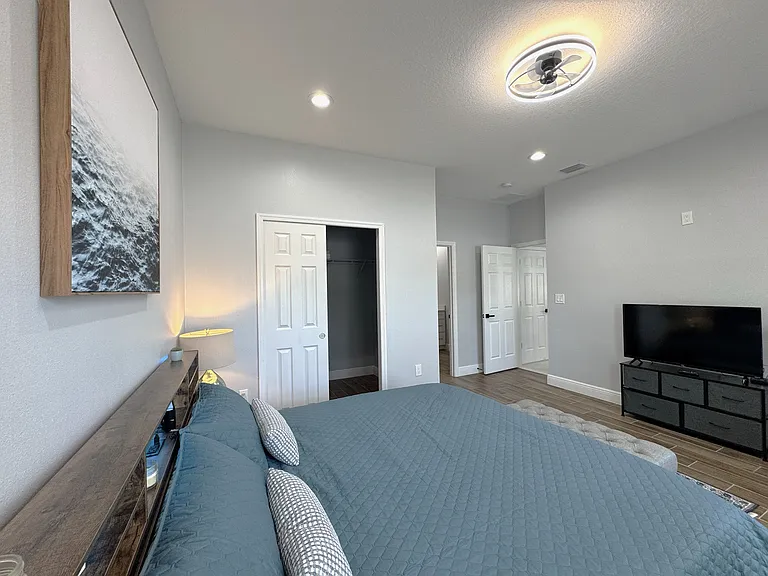 302 Archimedes St — Photo 25