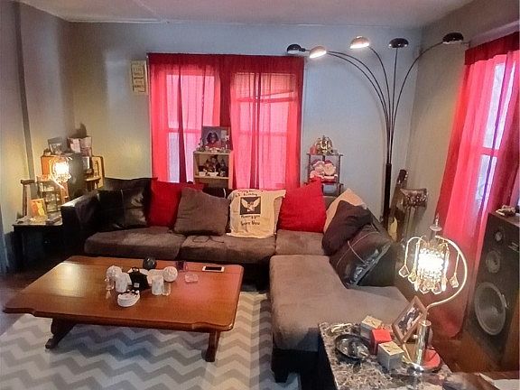 4th image of 569 Cameron Ave