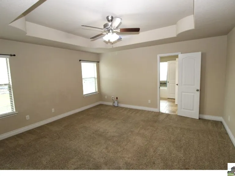 1128 Pheasant Cir — Photo 31
