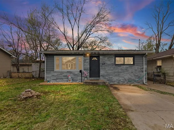 906 24th St, Granite City, IL 62040