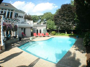 1 Spartan Cir, Woburn, MA 01801