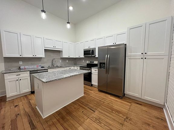 5th image of 114 Nassau Pl #F