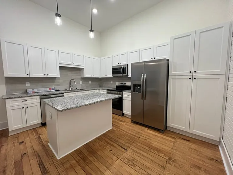114 Nassau Pl — Photo 37