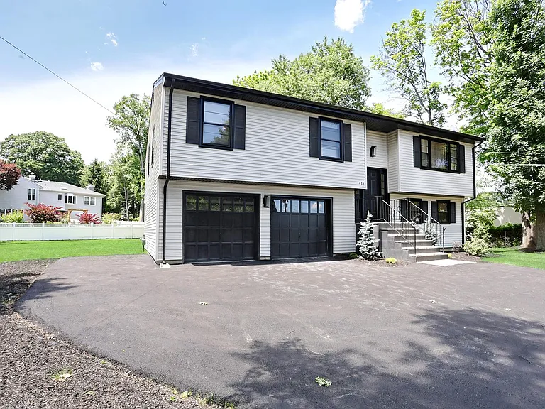 415 Goffle Rd — Photo 39