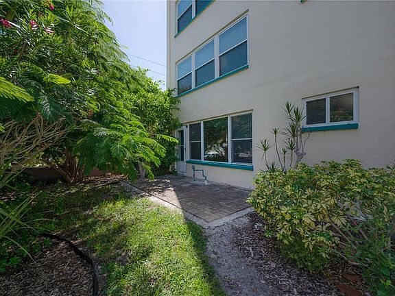 4th image of 2960 59TH STREET S #101
