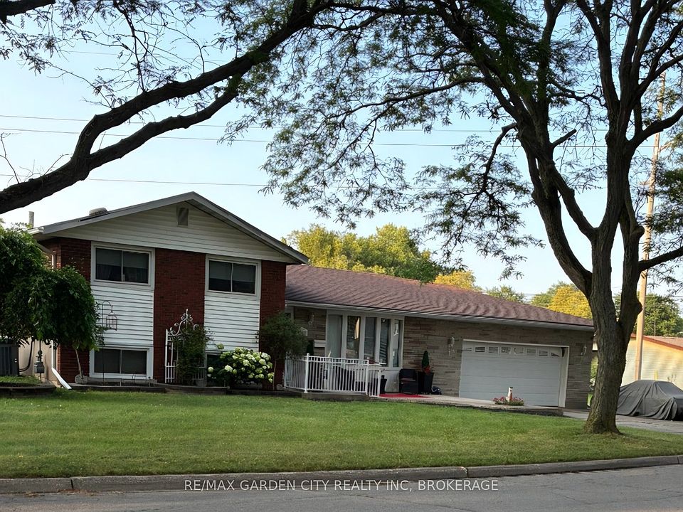 1st image of 8842 Roosevelt Ave