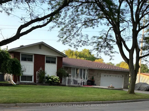 8842 Roosevelt Ave, Niagara Falls, ON L2G 7A2