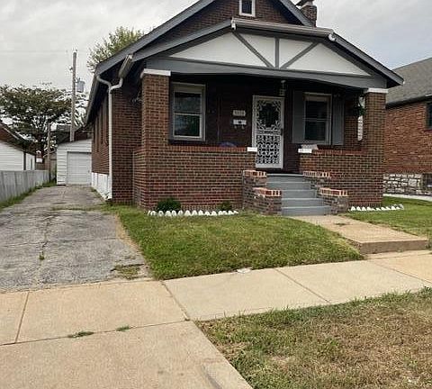 2nd image of 5939 Park Ln