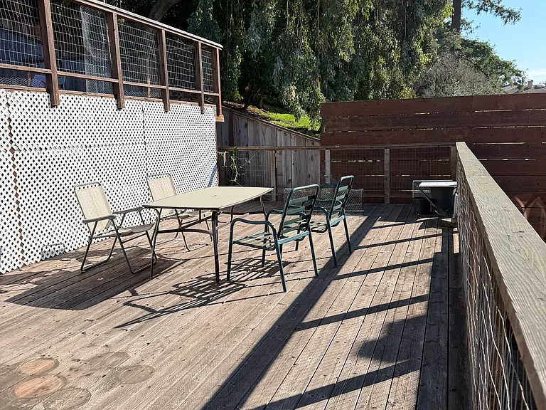 941 Spruce St — Photo 12