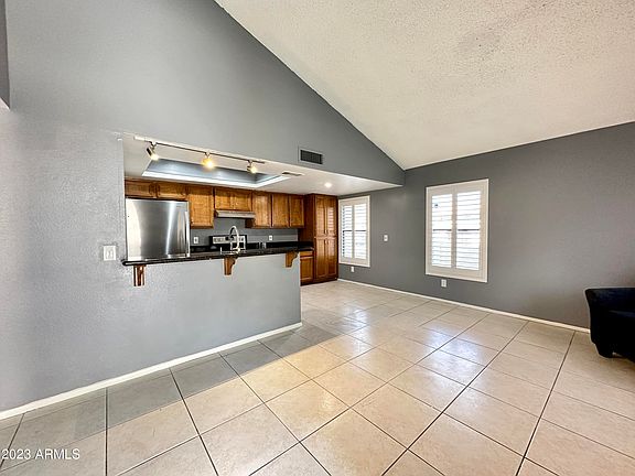 4th image of 755 E LOLA Drive