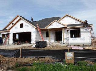 1723 Switchgrass St, Oconomowoc, WI 53066