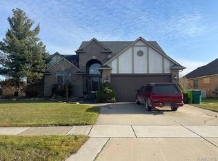 50850 Princeton Dr, Macomb, MI 48044
