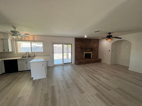 5th image of 3543 W Charleston Ave