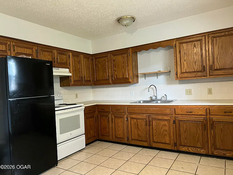 3331 Hawthorn Dr — Photo 3