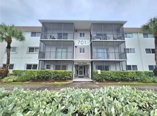 701 NE 1st Ct APT 201, Hallandale, FL 33009