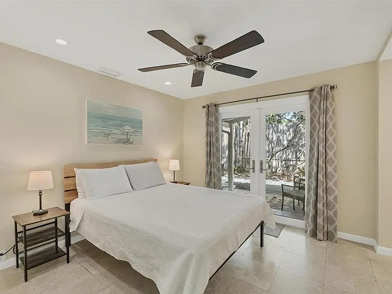 3521 Almeria Ave — Photo 9