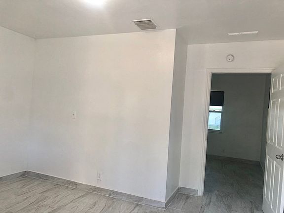 3rd image of 2519-2521 Pierce St #B