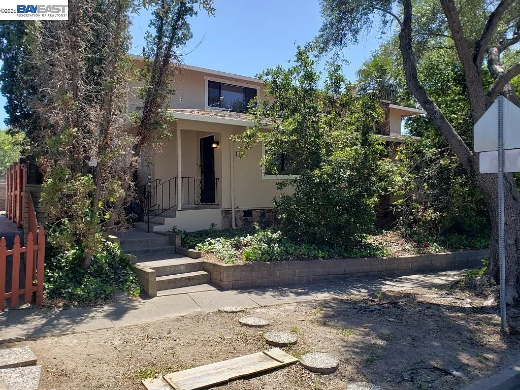 3 bed, 1480 sqft, $3,500 — Photo 1